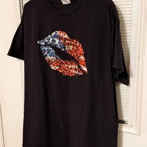 Black Short Sleeve Tee with Lip Print